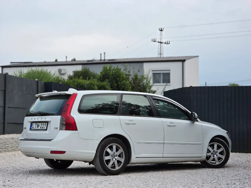 Volvo V50