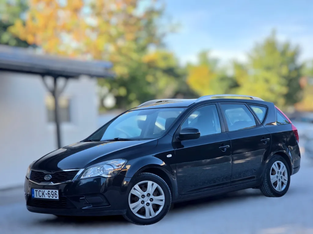 Kia Ceed / vezetett szervizkönyv