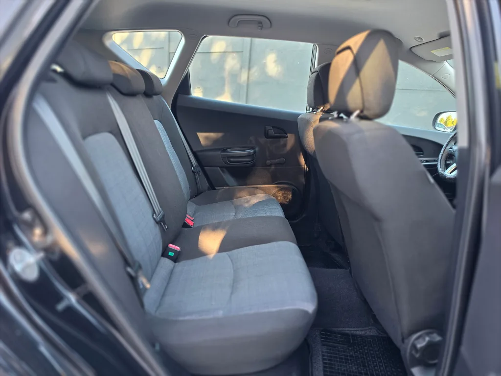 Kia Ceed / vezetett szervizkönyv
