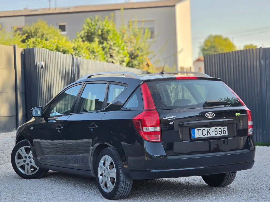 Kia Ceed / vezetett szervizkönyv