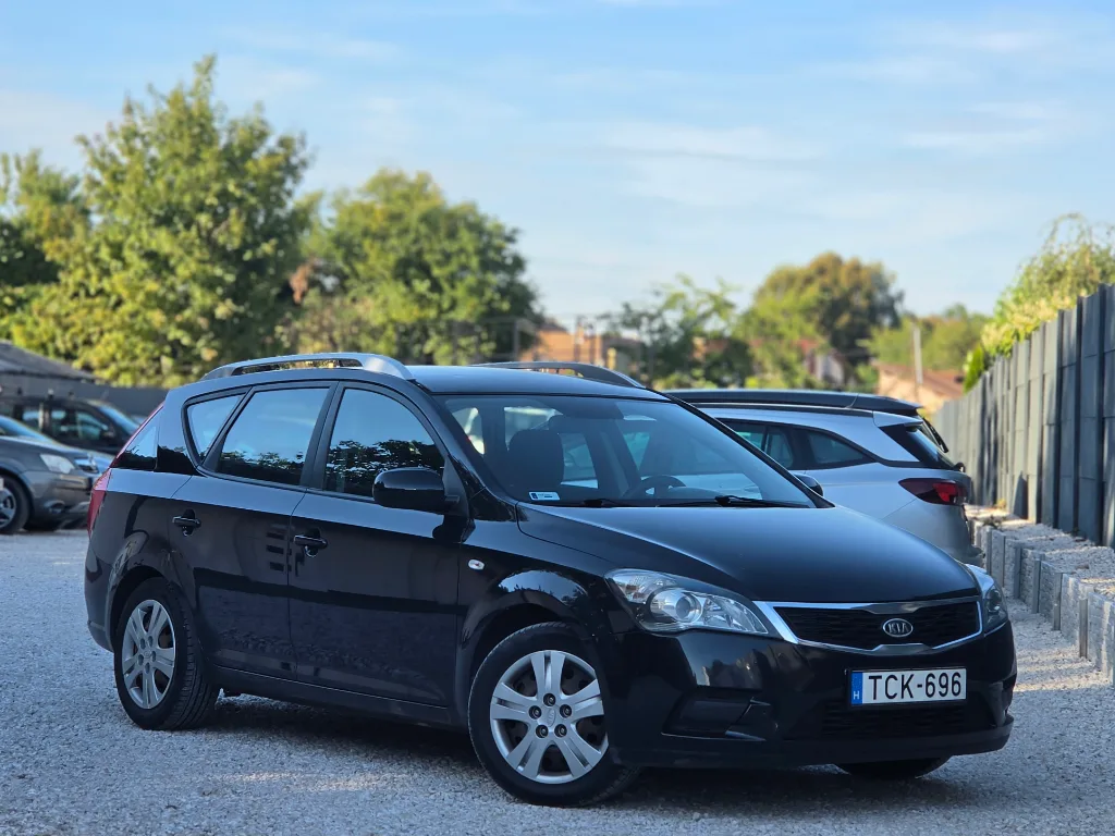 Kia Ceed / vezetett szervizkönyv