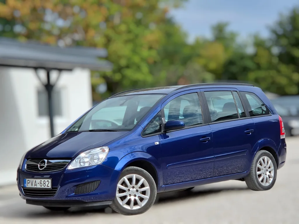 Opel Zafira/7 személy/ Automata