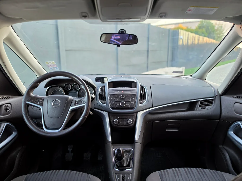 Opel Zafira Tourer Dízel / 7személyes