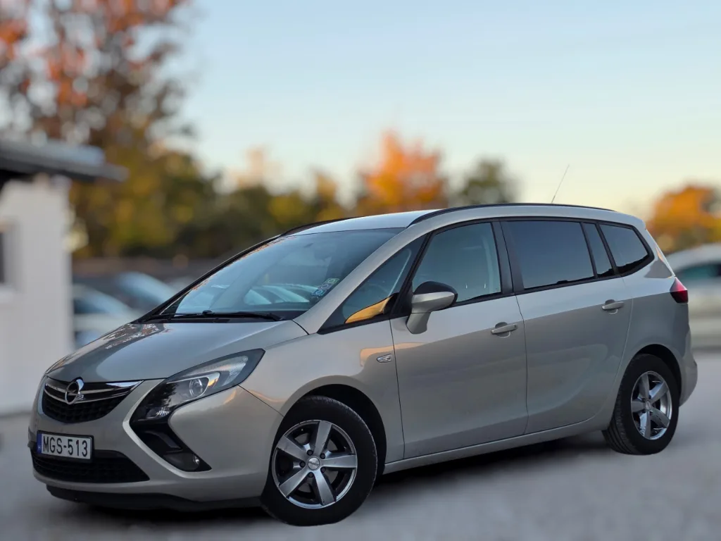 Opel Zafira Tourer Dízel / 7személyes