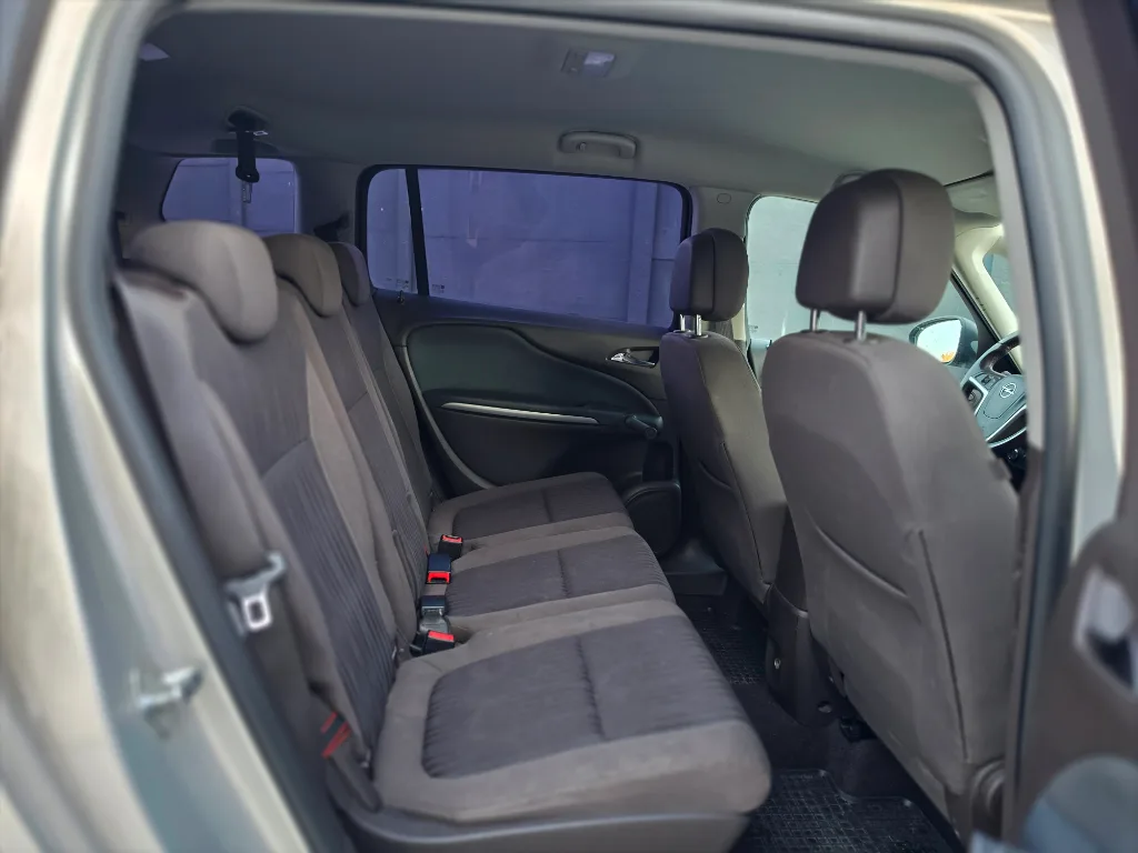 Opel Zafira Tourer Dízel / 7személyes