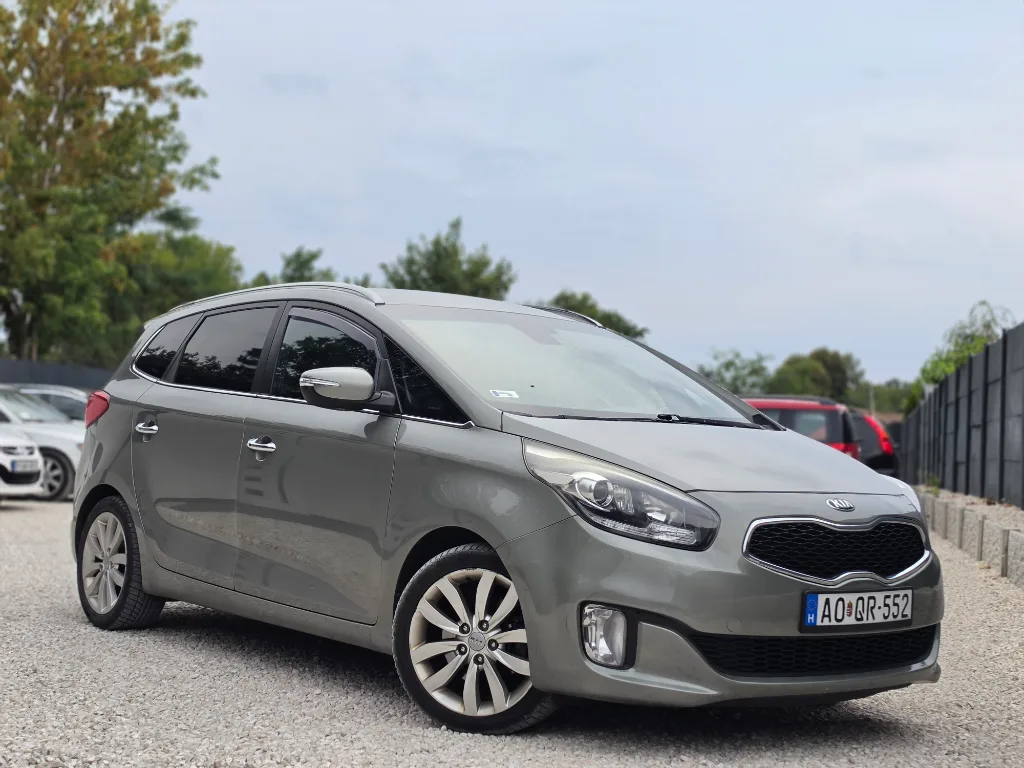 Kia Carens 7 személyes/Automata