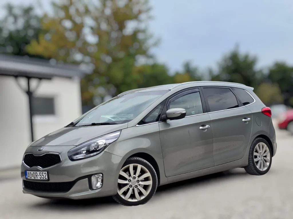 Kia Carens 7 személyes/Automata