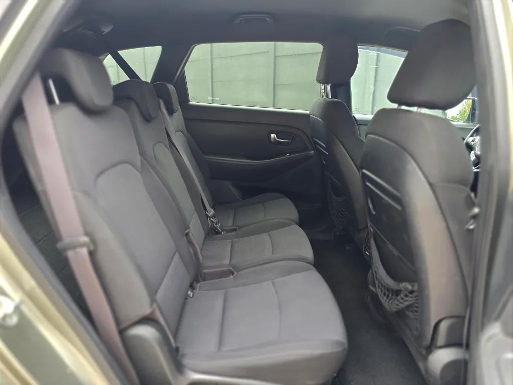 Kia Carens 7 személyes/Automata
