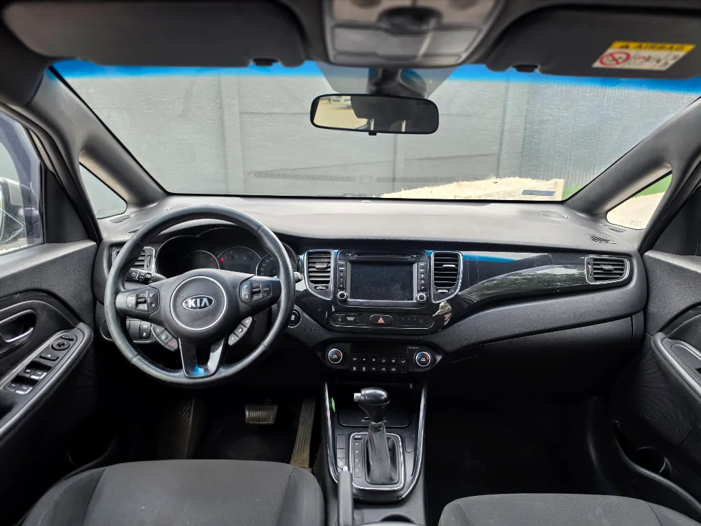 Kia Carens 7 személyes/Automata