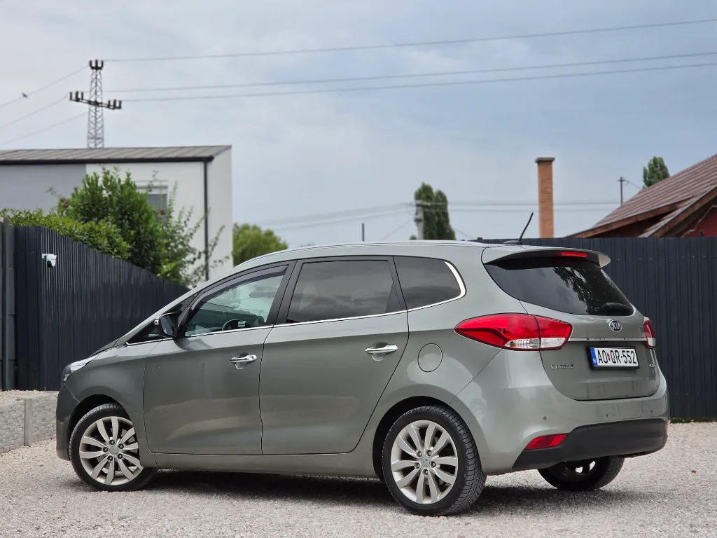 Kia Carens 7 személyes/Automata