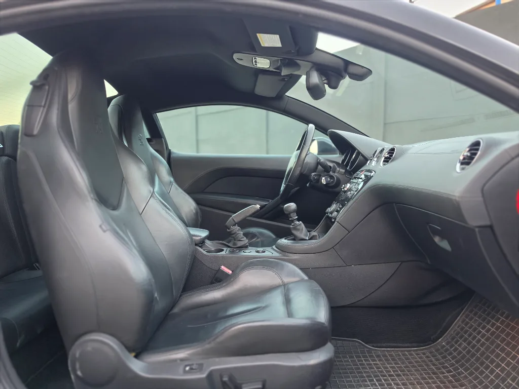 Peugeot RCZ