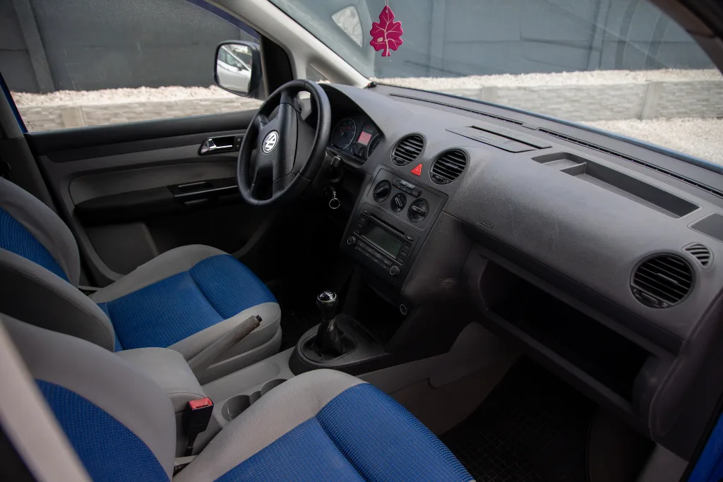 VolksWagen Caddy / 7 személyes